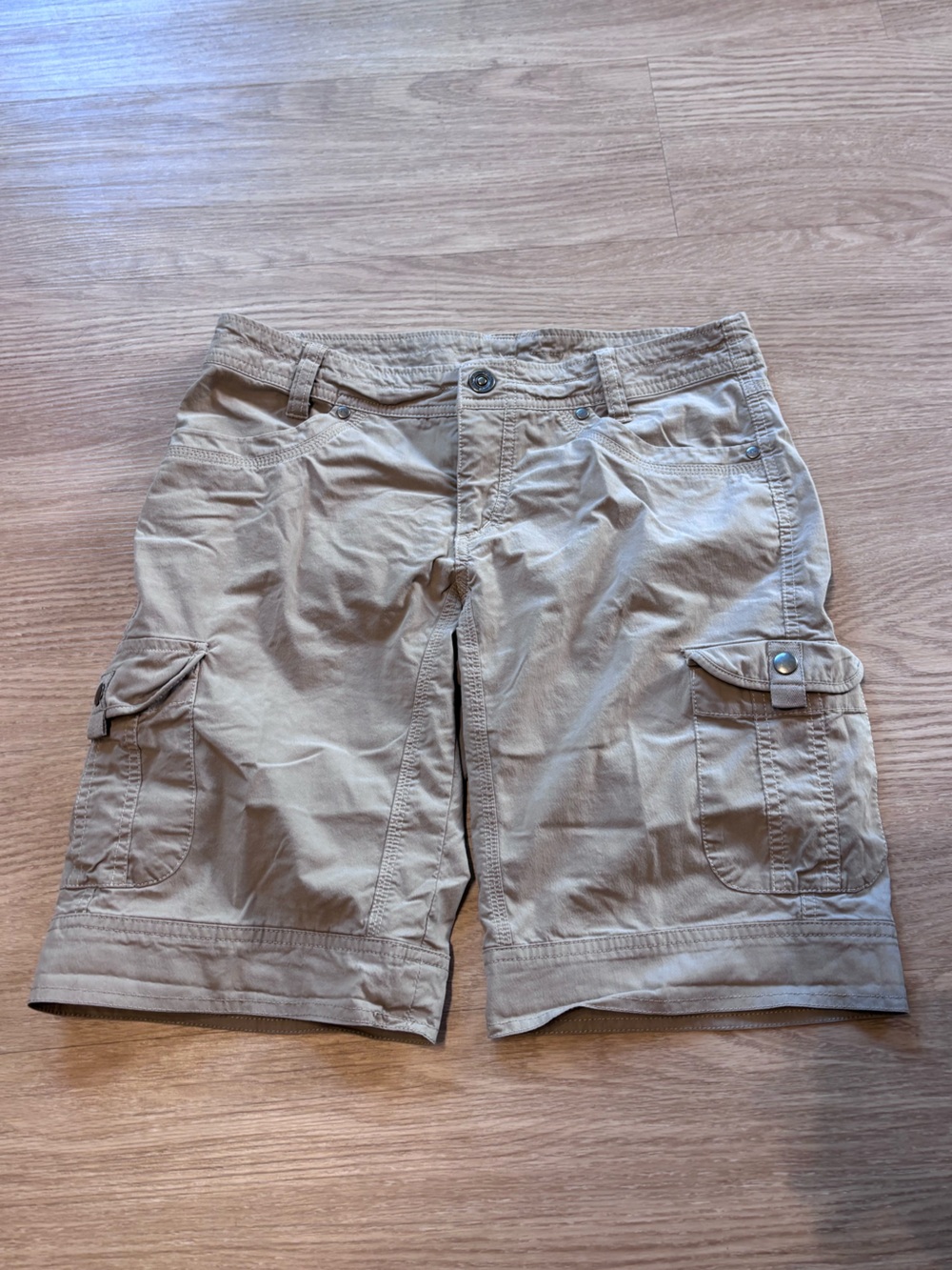 Kuhl Women's Cargo Shorts Size 6 Beige Cotton Blend Pockets Hiking Button Splash